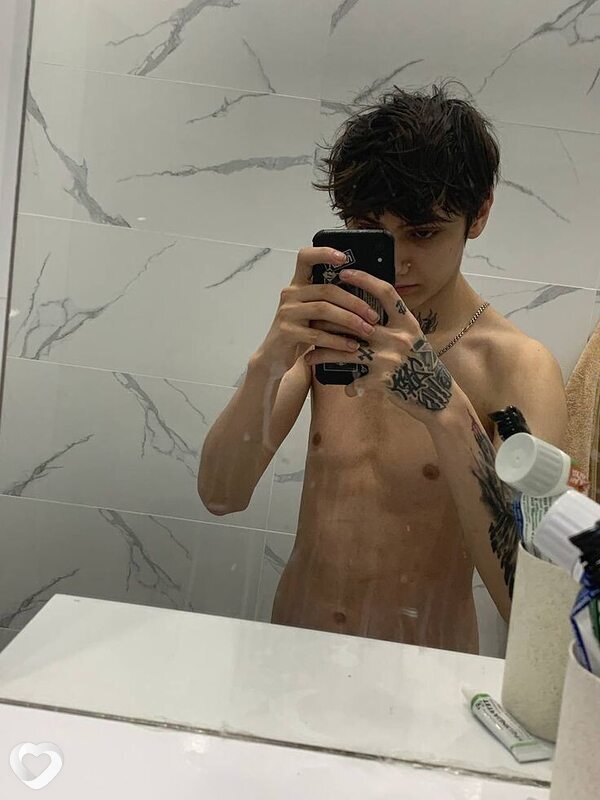 Даниил, 21, Кирове — анкета №2049373