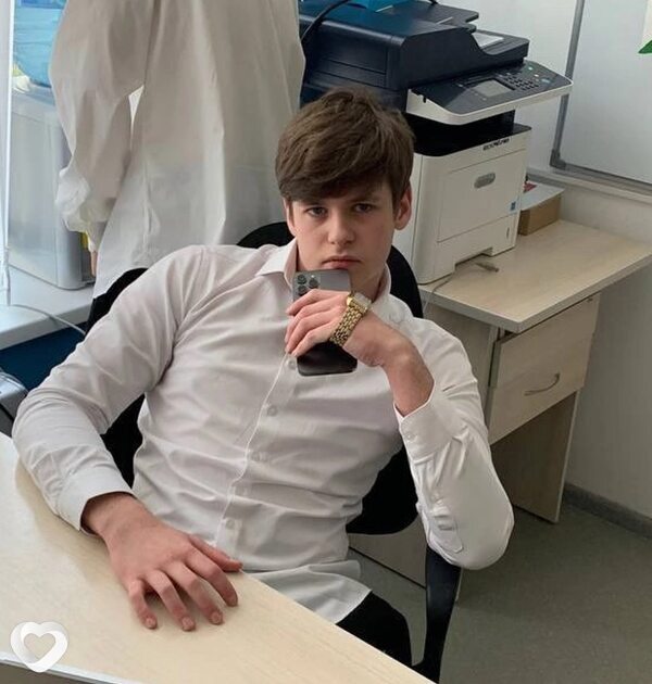 Дмитрий, 19, Донецке — анкета №2050397
