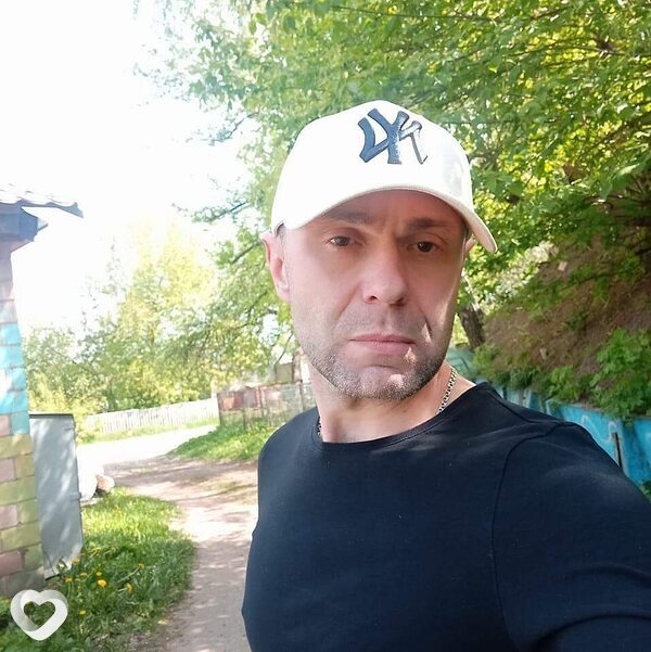 Денис, Гнезно