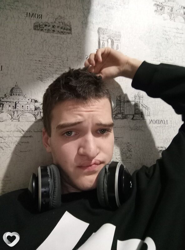 Антон, 19, Зернограде — анкета №2051376