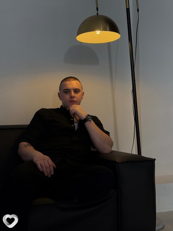 Виктор, 24, Москве — анкета №2051443
