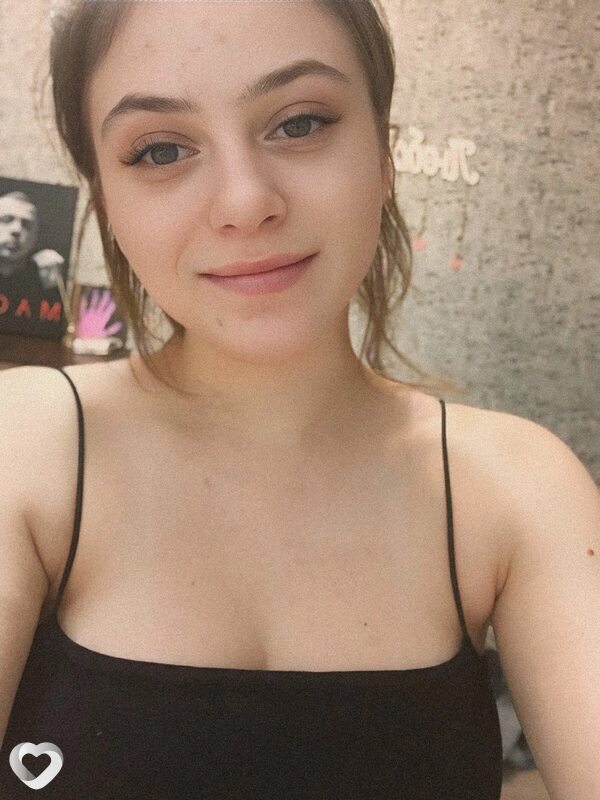 Ульяна, 21, Красноярске — анкета №2051400