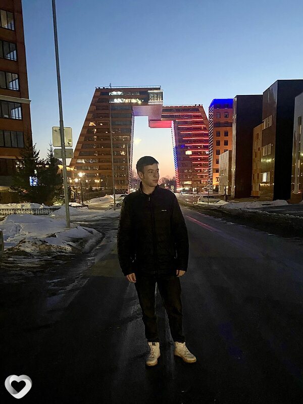 Артём, 19, Новосибирске — анкета №2052258