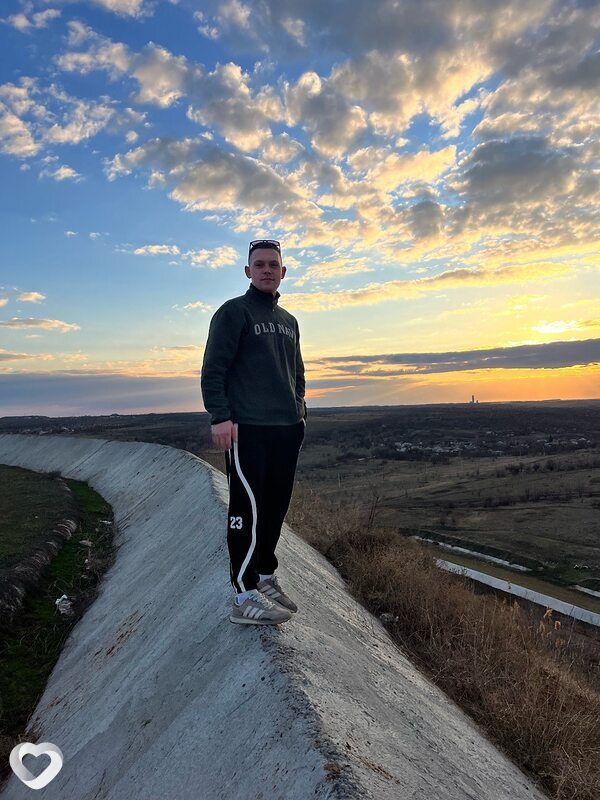 Денис, 23, Череповце — анкета №2052444
