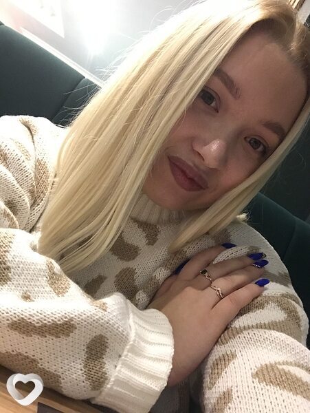 Ксюня, 23, Новосибирске — анкета №2054040