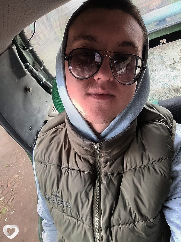 Денис, 20, Луганске — анкета №2054578