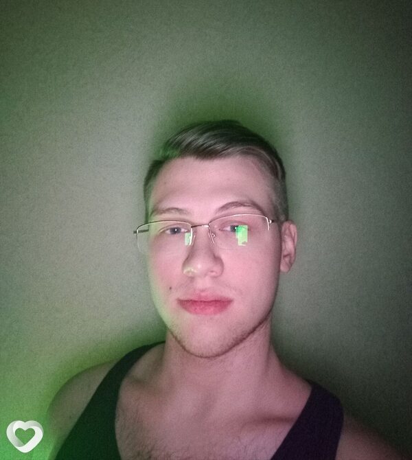 Максим, 21, Воронеже — анкета №2056088
