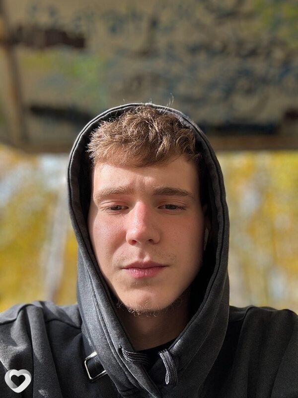 Владислав, 21, Сургуте — анкета №2057843