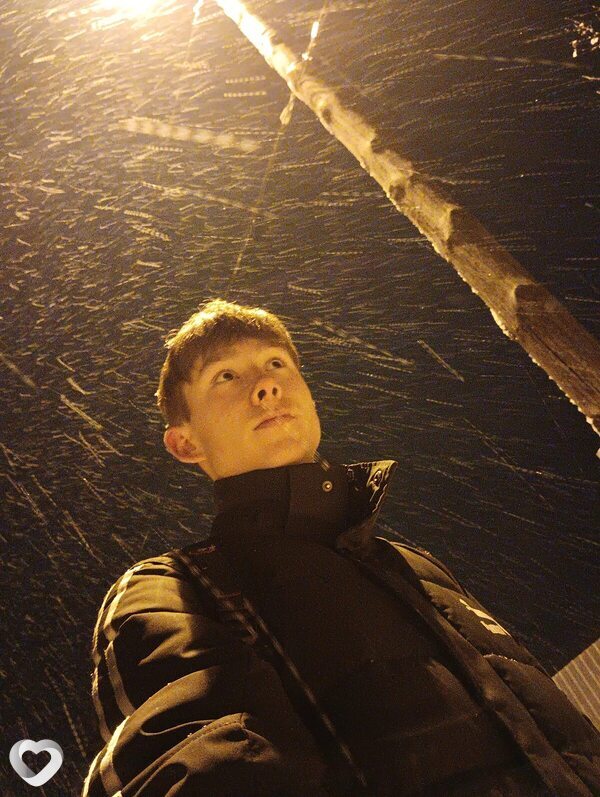 Денис, 19, Ижевске — анкета №2058135