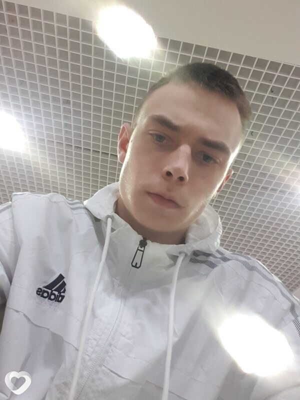 Александр, 22, Омске — анкета №2058898