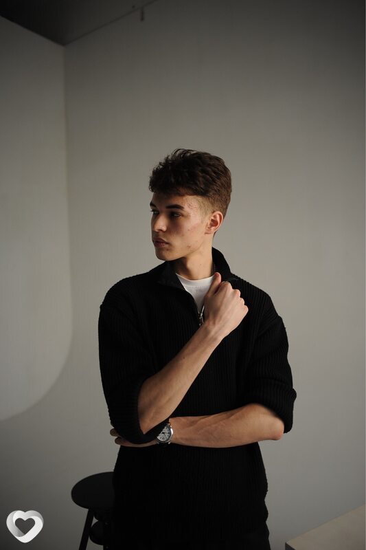 Максим, 21, Москве — анкета №2059603