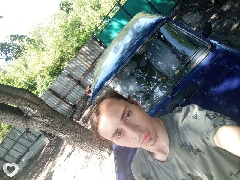 Евгений, 25, Снежном — анкета №2059730