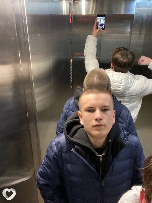 Лёшечка, 20, Санкт-Петербурге — анкета №2060105