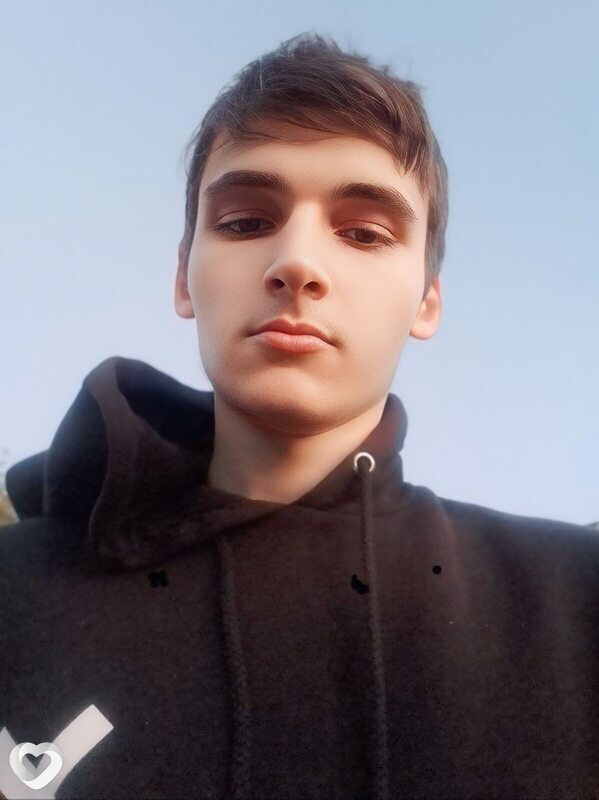 Денис, 19, Николаеве — анкета №2060928