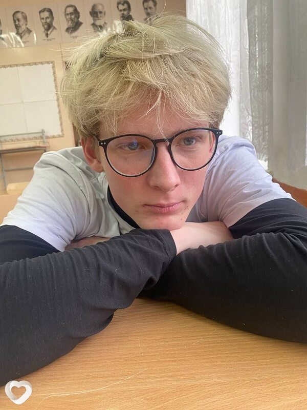 Кирилл, 19, Ирбите — анкета №2061789