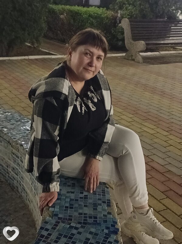 Юлія, Бар