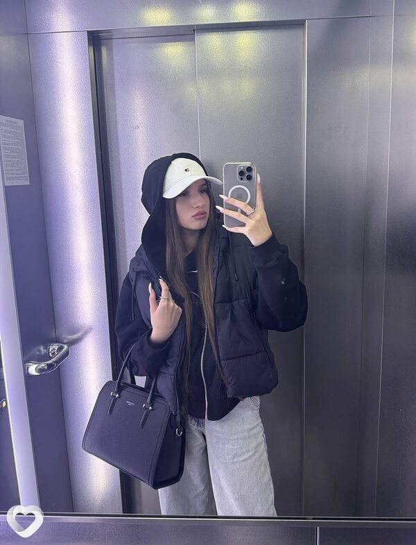 Арина, 24, Москве — анкета №2063043