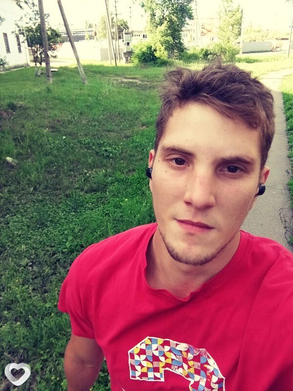 Анатолий, 24, Донецке — анкета №2063592