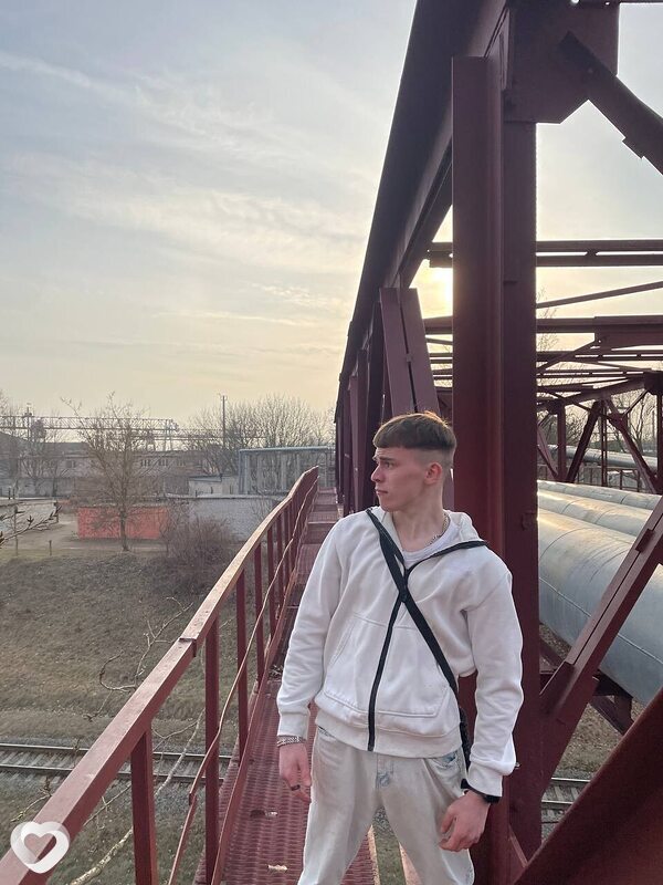 Владислав, 22, Барановичах — анкета №2064077