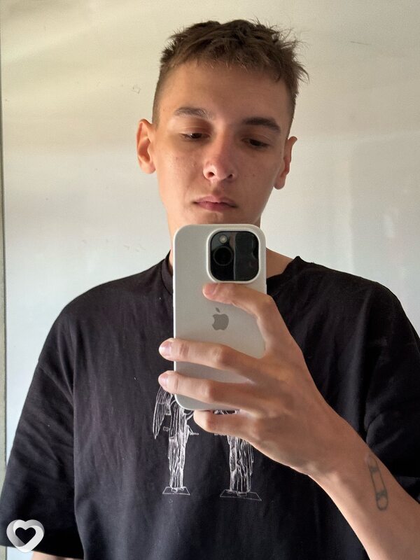 Михаил, 22, Саратове — анкета №2064128