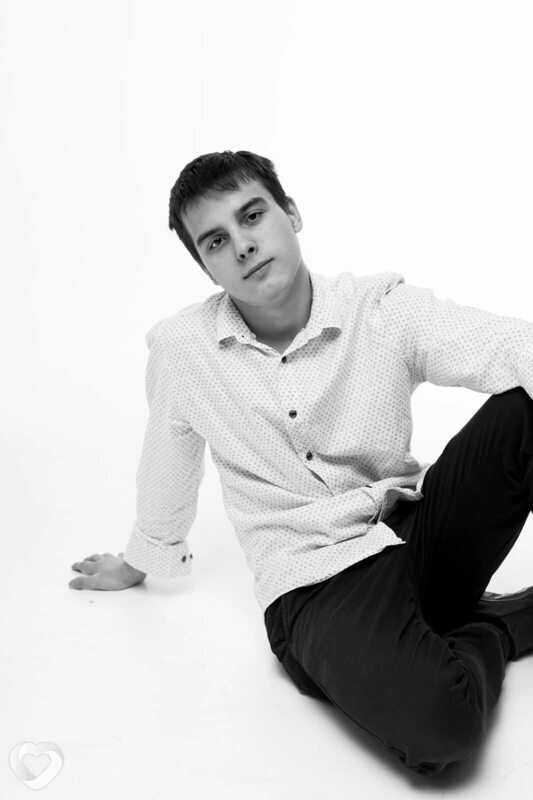 Максим, 20, Барнауле — анкета №2065096