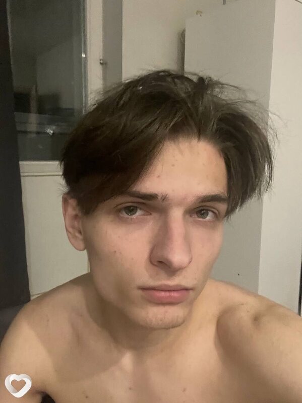 Олег, 22, Новосибирске — анкета №2065489