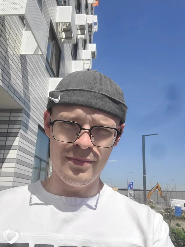 Артëм, 28, Омске — анкета №2066509