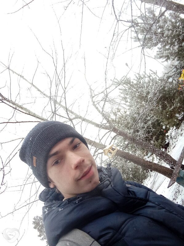 Андрей, 21, Харовске — анкета №2068280