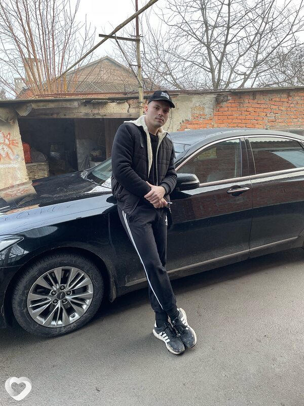 Артем, 24, Ростове-на-Дону — анкета №2070591