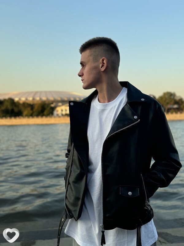 Юрий Бочаров, 23, Москве — анкета №2072025