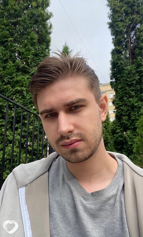 Артемий, 25, Москве — анкета №2072072