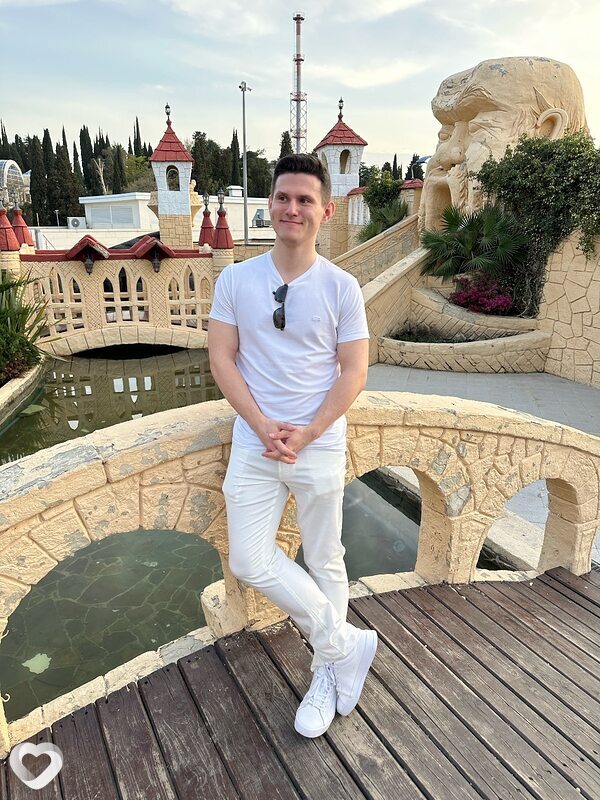 Александр, 27, Москве — анкета №2073030