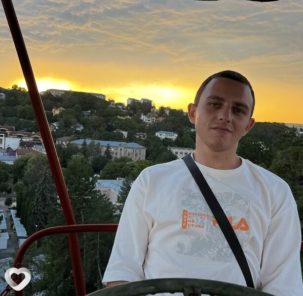 Александр, 24, Минеральных Водах — анкета №2074111