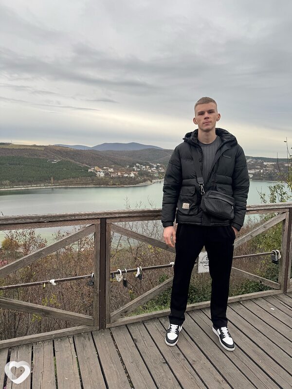 Данил, 21, Краснодаре — анкета №2075127