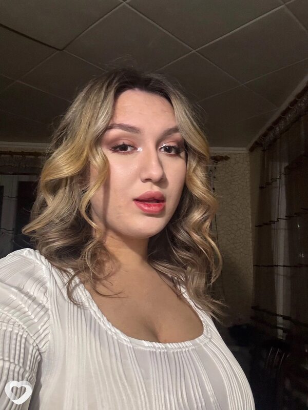Арина, 21, Ростове-на-Дону — анкета №2077012