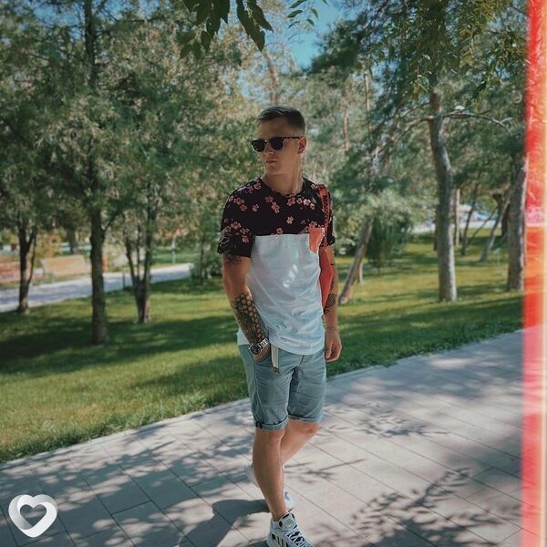 Максим, 27, Москве — анкета №2077410
