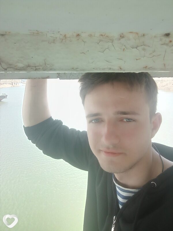 Владимир, 22, Семей — анкета №2078098