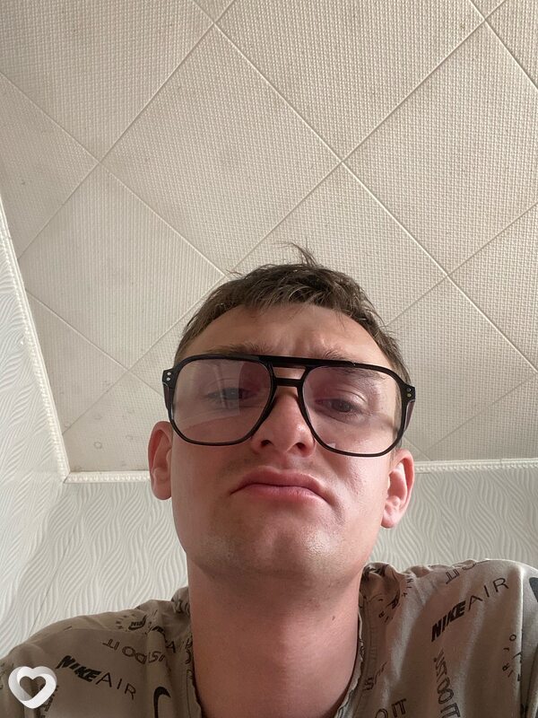 Дмитрий, 21, Уссурийске — анкета №2079437