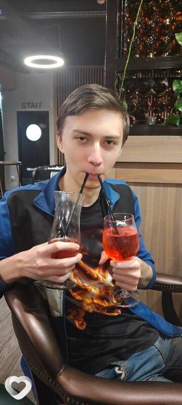 Александр, 21, Москве — анкета №2080013