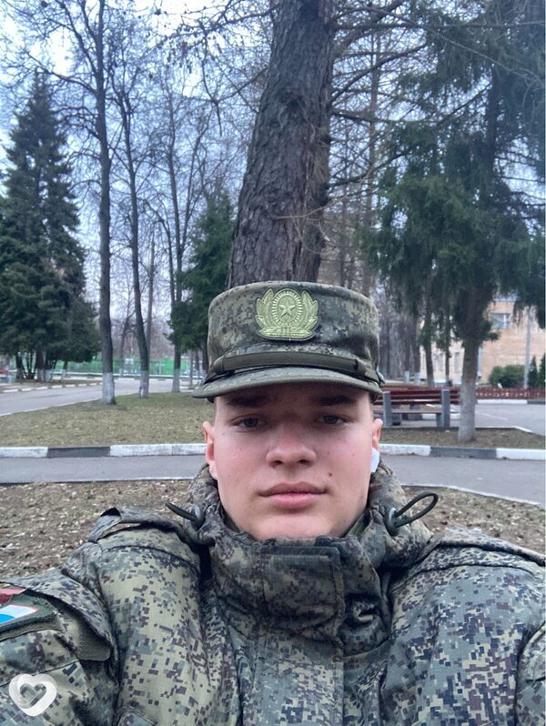 Илья, 23, Москве — анкета №2082676