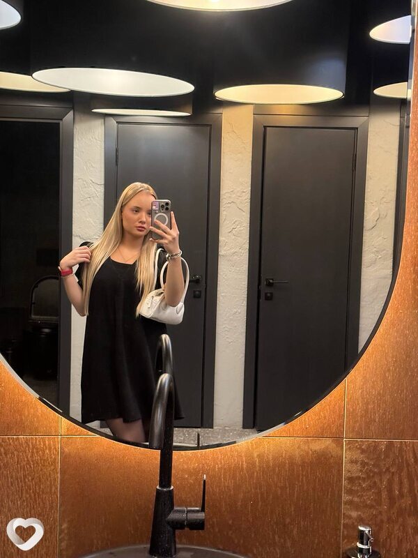 Анюта, 23, Москве — анкета №2082496
