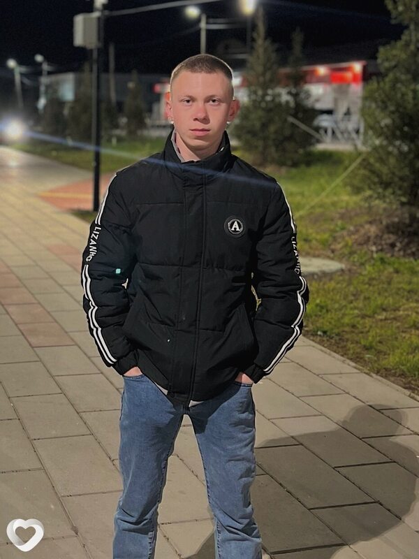 Иван, 22, Миллерове — анкета №2083102