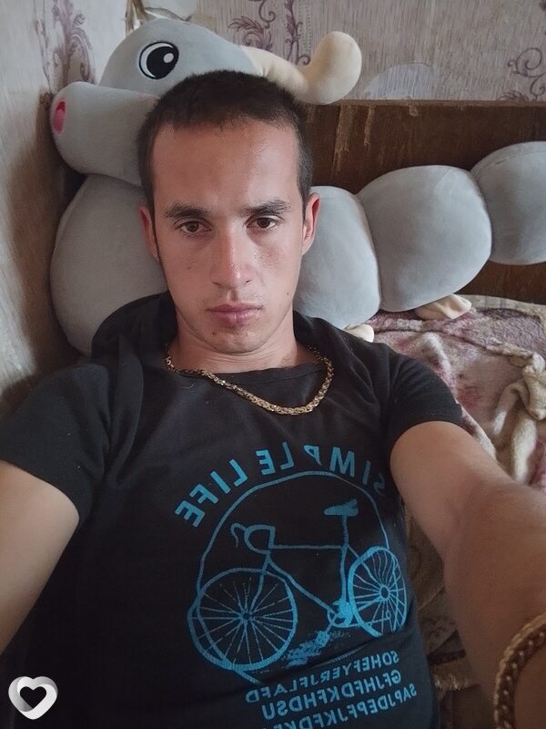 Владимир, 21, Зернограде — анкета №2083226