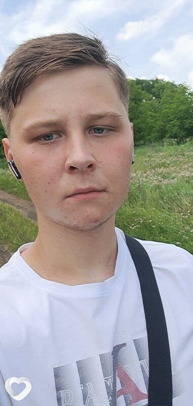Виталий, 21, Краснодаре — анкета №2083562