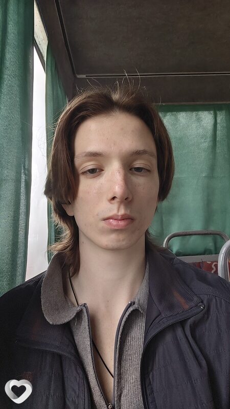 Валентин, 21, Макеевке — анкета №2083625