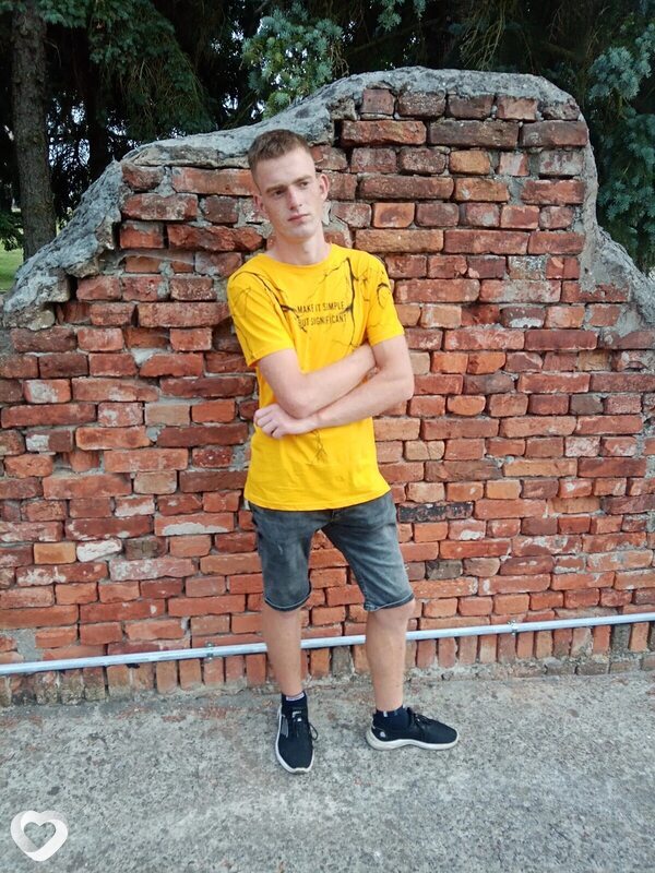 Максим, 24, Москве — анкета №2083893