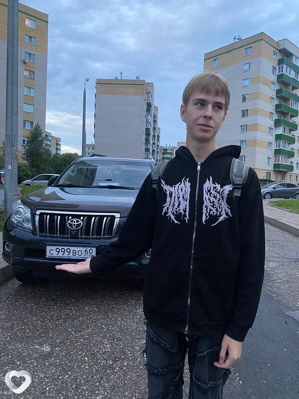 Олег, 19, Пскове — анкета №2083904
