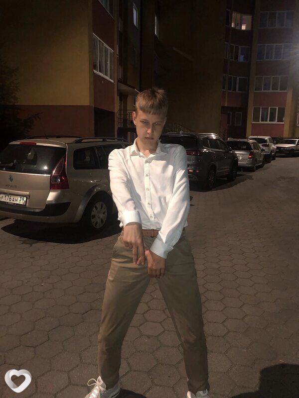 Стас, 21, Москве — анкета №2085134