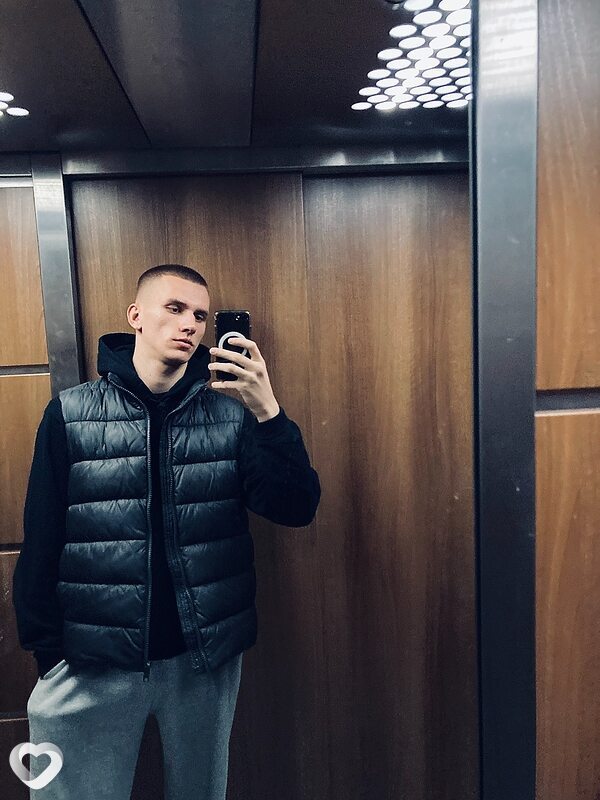 Илья, 21, Москве — анкета №2088332