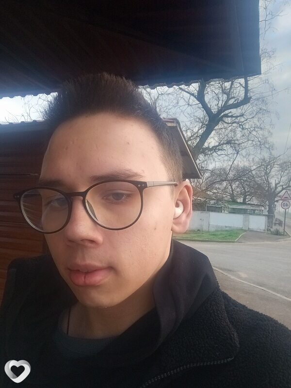 Илья, 19, Симферополе — анкета №2088910